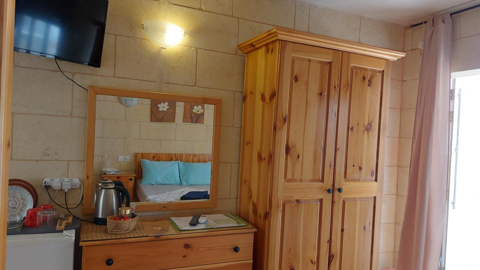 Happy & Healthy Gozo, Self-Check-In Guest House Victoria Pokoj fotografie