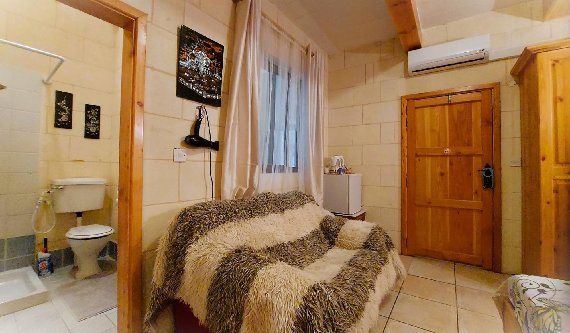 Happy & Healthy Gozo, Self-Check-In Guest House Victoria Pokoj fotografie
